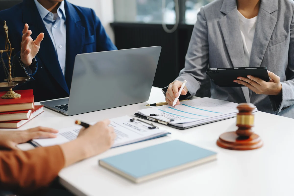 Servicios complementarios y legales